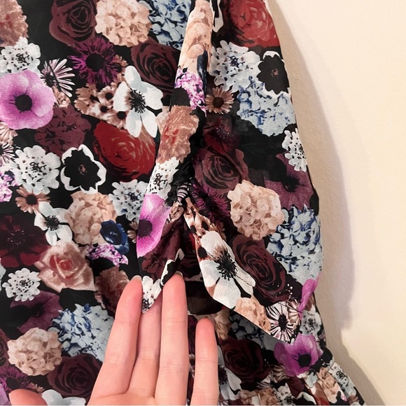 Chiffon Floral Pleated Open Back Mini Dress - Picture 5 of 7